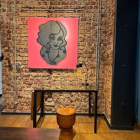 Doctors Spacious Place *