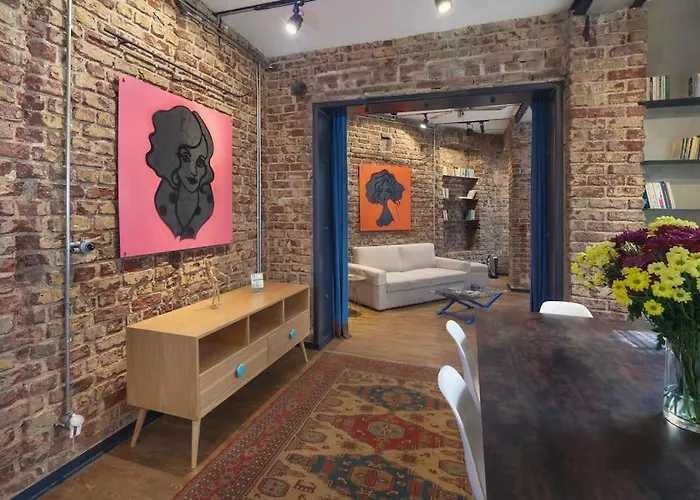 Doctors Spacious Place *