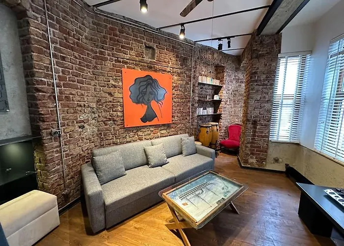 Doctors Spacious Place شقة اسطنبول