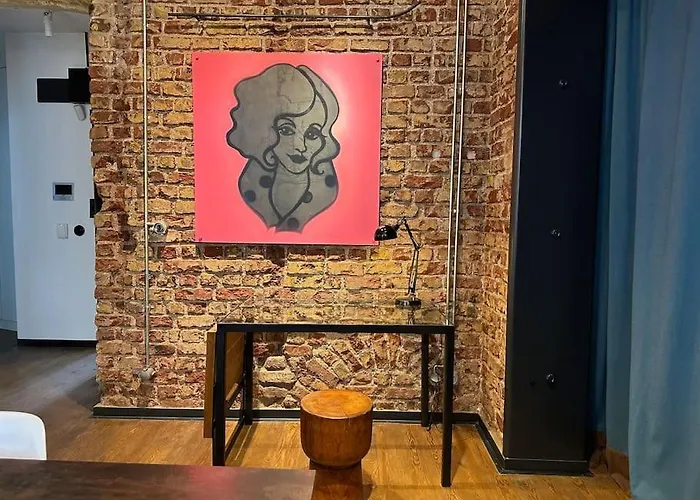 Doctors Spacious Place *